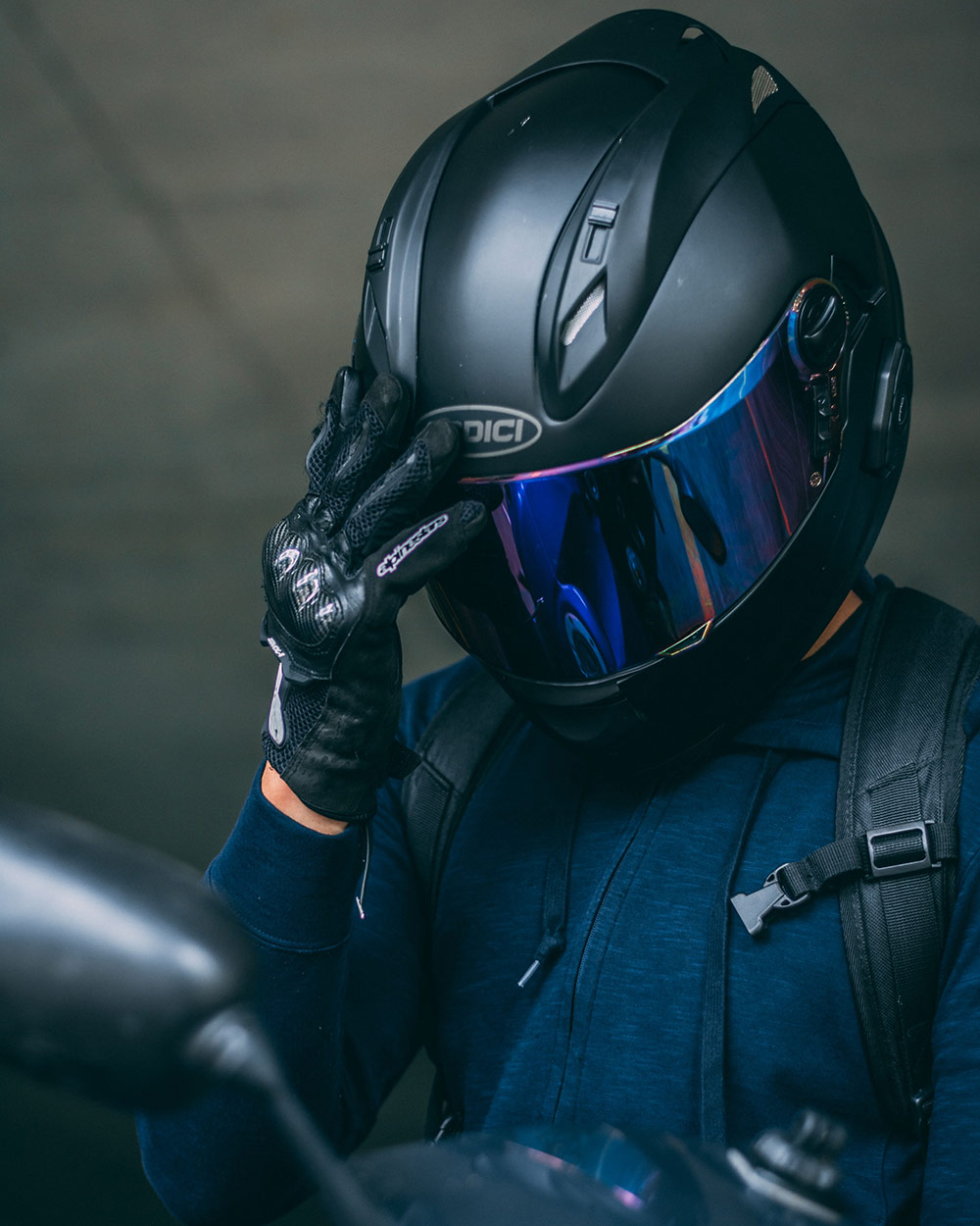Invest on a quality helmet to keep you safe when riding your motorbike - Carousell Philippines
