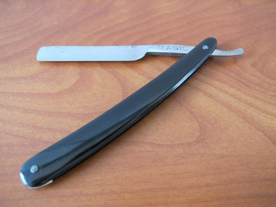 Straight razors you can buy on Carousell Philippines